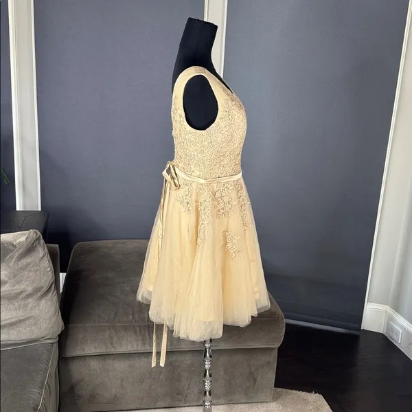 Women’s Gold Satin and Tulle Floral Short Prom Party Formal Dress Size 8 NEW - Image 3