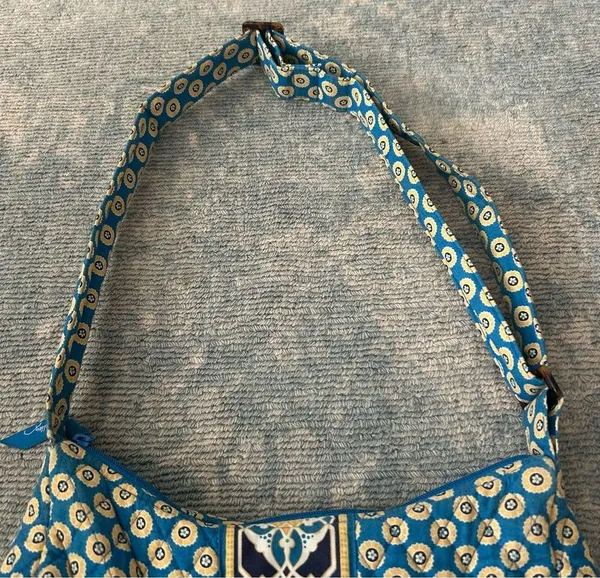 Vera Bradley Riviera Blue Adjustable Strap On The Go Crossbody Purse Bag - Image 3