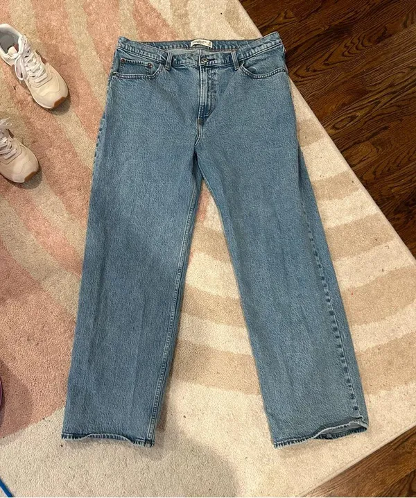 Abercrombie & Fitch High Rise 90s Relaxed Jeans - Image 2