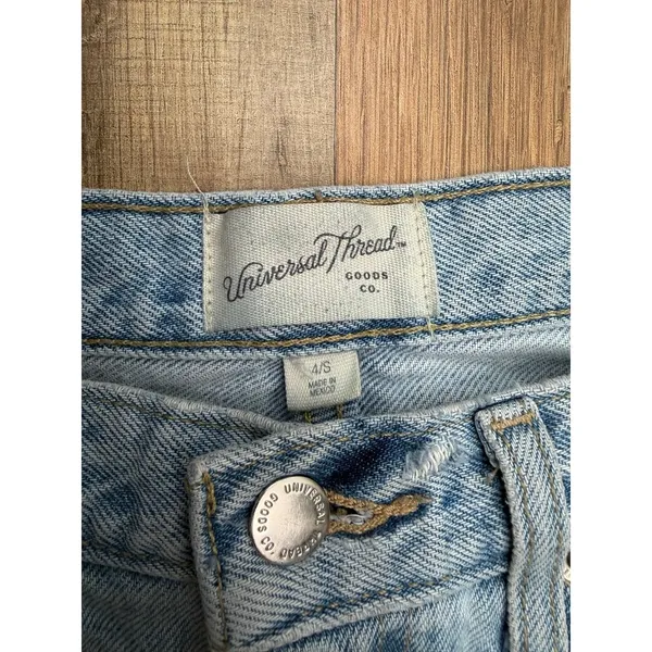 Universal Threads 90s Baggy Jeans‎ Light Wash High Rise Straight Mom Denim 4/27 - Image 4