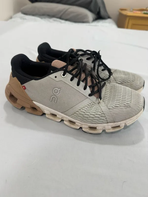 ON Women's Cloudflyer Running Shoes Size‎ 8.5 Glacier and Rose Brown - Image 3