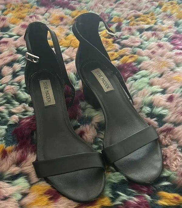 Steve Madden Black Leather Block Heel Sandals - Image 2