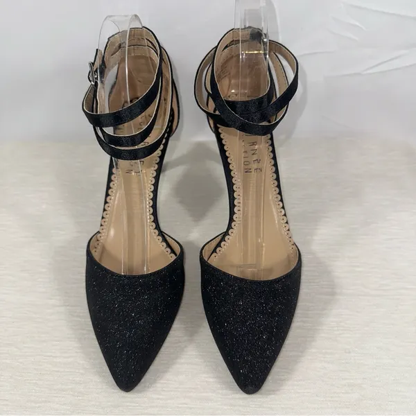 Journee Collection Women's 6.5 MW Black Luela Glitter Ankle Wrap Pump - Image 3