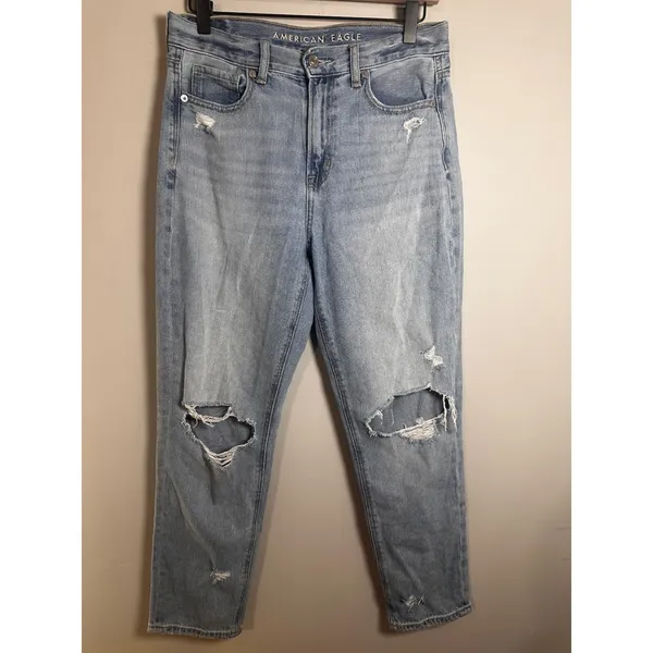 American Eagle Mom Jean Light Wash Distressed High Rise Ripped Denim Blue Sz 4S‎ - Image 3