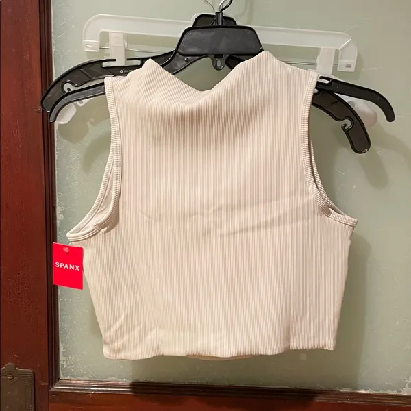 Spanx contour rib mock neck crop top in light cloudy gray - Image 3