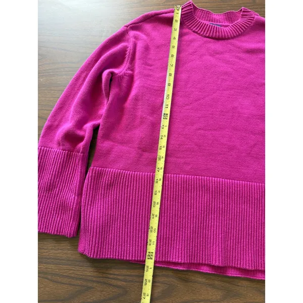 GAP Womens Fuchsia Pink Ribbed Hem Crewneck Sweater‎ Size Medium Side Slit Knit - Image 4