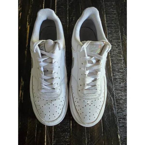 Nike Sneakers Women's Size 8 - Image 2