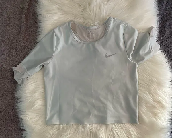 Nike crossed crop top  - Image 7