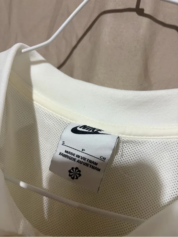 Nike T-shirt - Image 2