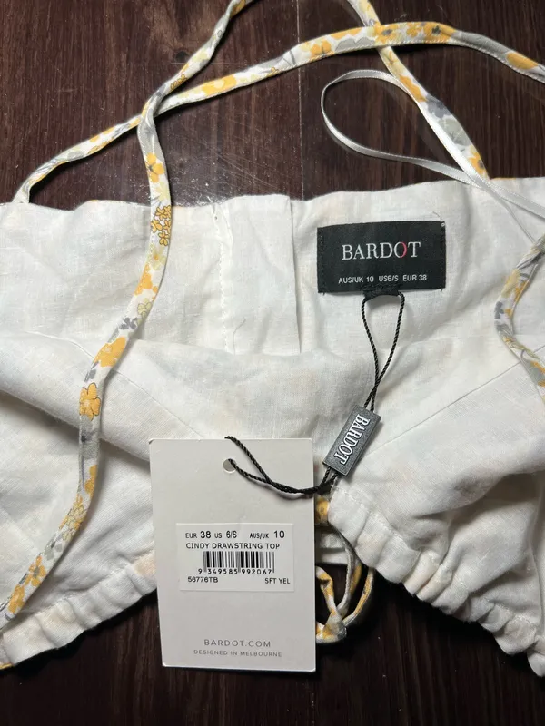 NWT Bardot Revolve Floral Cami Crop Top Size Small - Image 7