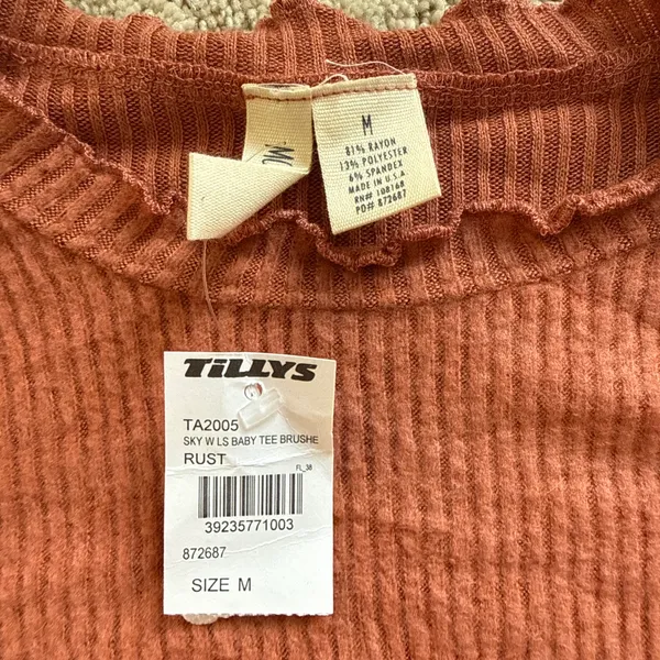 Tilly's long sleeve ribbed top rustic red color - Image 2