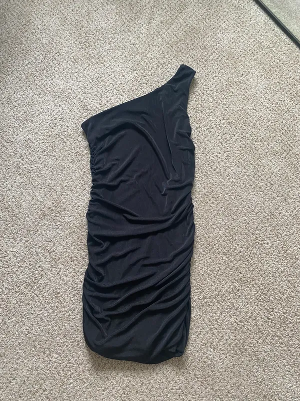 Black ruched one shoulder mini dress - Image 4