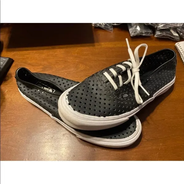 Vans Shoe Low Cut Black Star Cut Out Size 8 Womens Great Condition! - Image 3