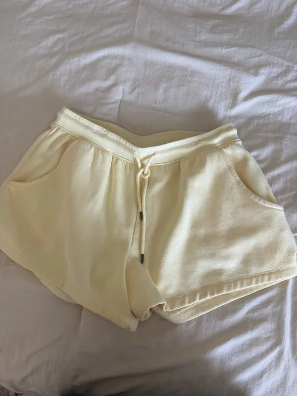 Yellow sweat shorts  - Image 4