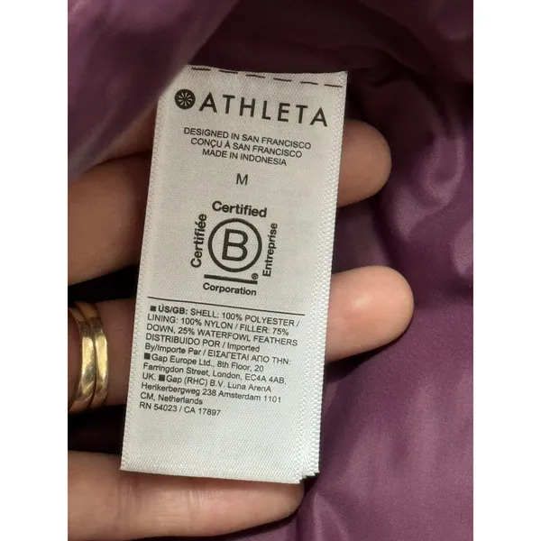 Athleta Women's Quilted Full Zip Downtown Vest Plum Size Medium - Image 6