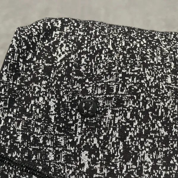 Lululemon Lightly Jacket Womens 6 Black Grey Running Full Zip Thumbholes Workout - Image 3