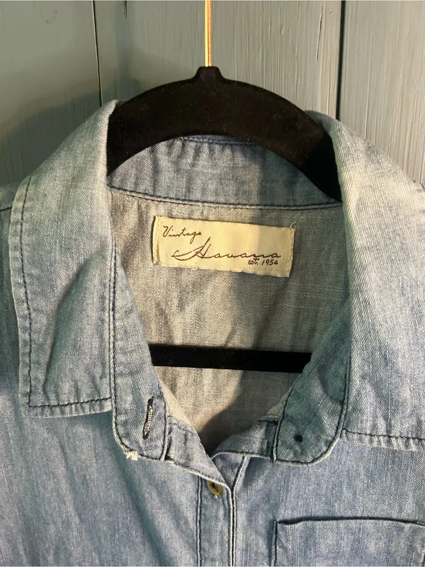 Vintage Havana Light Blue Denim S/L Button-Up Shirt w/Hi Low Hem | Size Large - Image 6