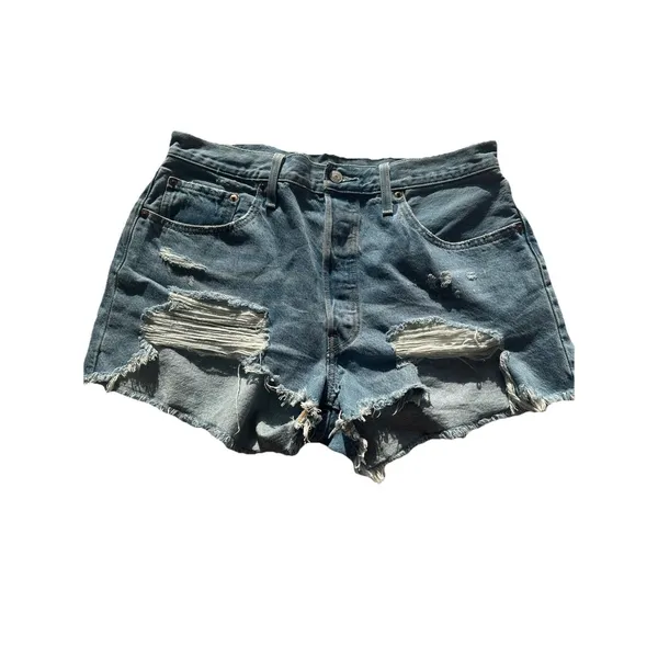 Levi’s 501 Women’s Cut Off Denim Shorts Size W32 Ripped Distressed - Image 7