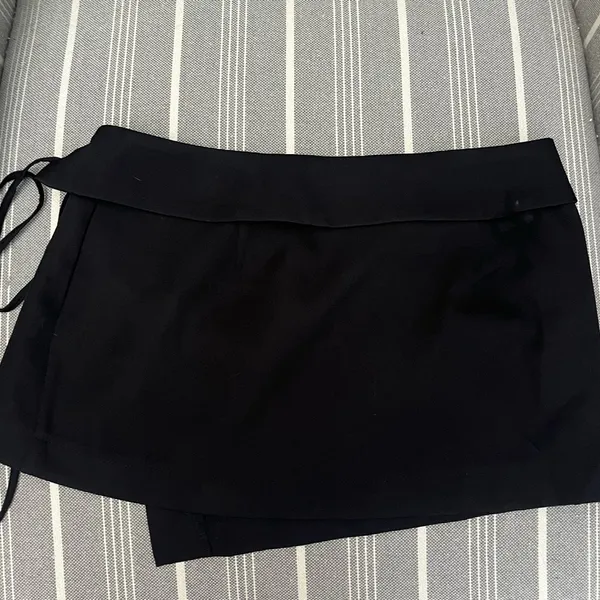 Edikted Black Wrap Skirt - Image 3