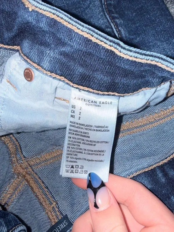 American Eagle Crossover Denim Shorts - Image 3