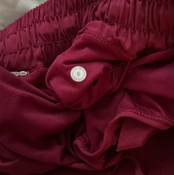 Lululemon Hotty Hot Lined Shorts 2.5" - Image 4