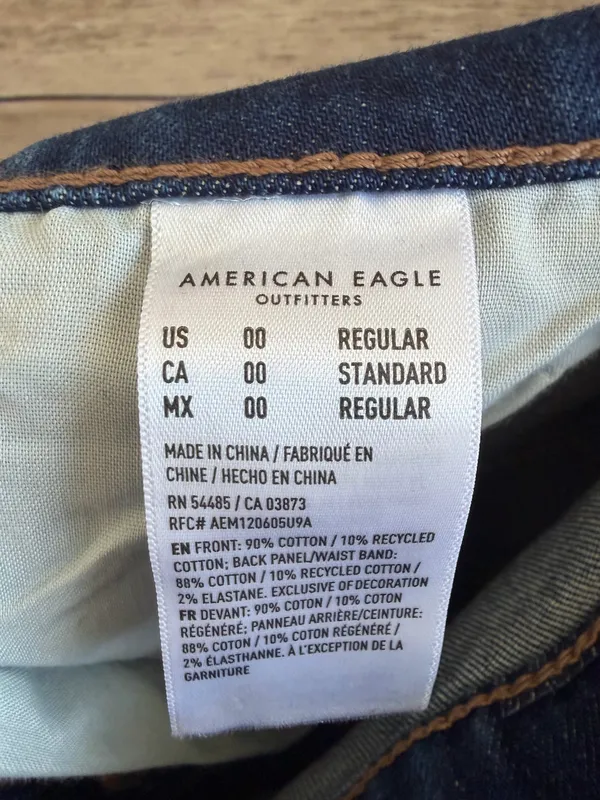 American Eagle Dreamy Drape Barrel Mid-Rise Strigid Dark Wash Jeans Size 00 NWT - Image 6