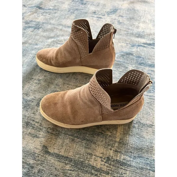 Steve Madden Beige Winni Suede Wedge Sneakers Size 8 - Image 4