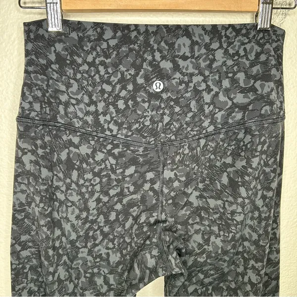 Lululemon Align Crop *21" Wild Thing Camo Deep Coal Multi 8 - Image 6