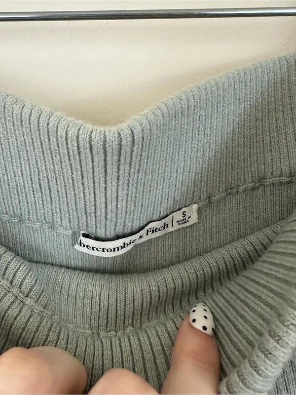 Abercrombie and Fitch Light Blue Gray Knit Midi Skirt Size Small NWT - Image 3