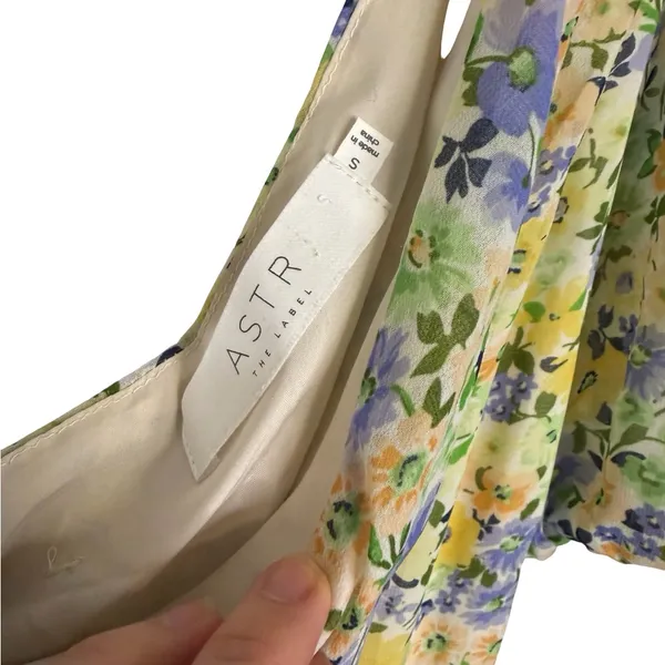 ✨ ASTR The Label Santorini Floral One‎ Shoulder Dress Yellow Green S ✨ - Image 4
