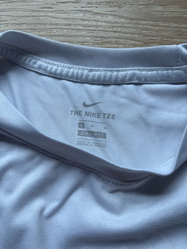 White Nike t shirt woman’s - Image 3