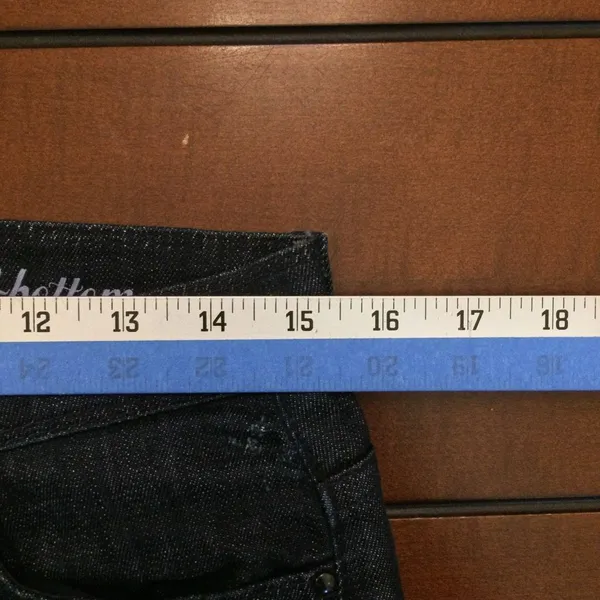 Seven for all Mankind 7fam bell bottom dark wash jeans 28 - Image 3