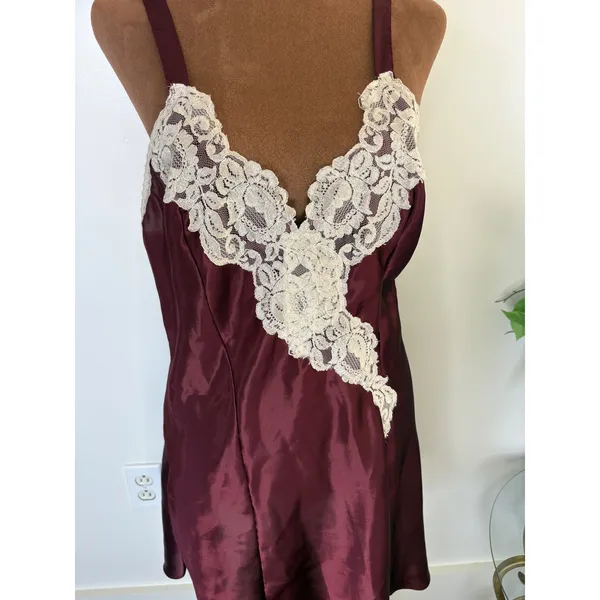 Val-Mode Lingerie Burgundy Lace Trim Chemise Nightgown Women's‎ Medium - Image 2