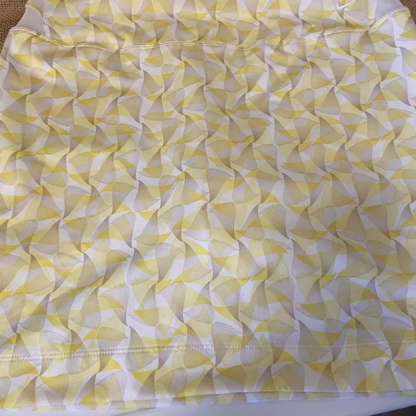 Nike Golf skort yellow and grey designer golf women's size 4 with a 16” waist - Image 3