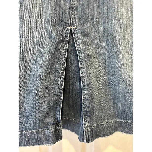 Old Navy Womens Blue Denim Mini Skirt Size 8 Medium Wash Front Slit Raw‎ Hem Y2K - Image 2