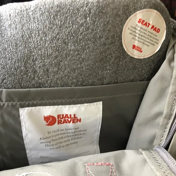 Fjällräven Kanken Mini Backpack Two Tone Fog Grey Pink Preppy School Travel Festival Hiking Outdoor Gorpcore Vinylon Water-Resistant, Classic Design Like New w/ seat pad inserts - Image 5