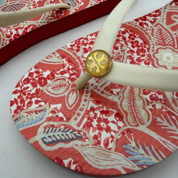 Tory Burch Floral Paisley Flip Flop Sandals Size 7 Logo Beachy Vacation Pool - Image 5