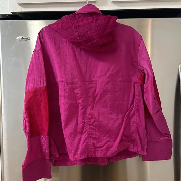 Lululemon windbreaker - Image 4