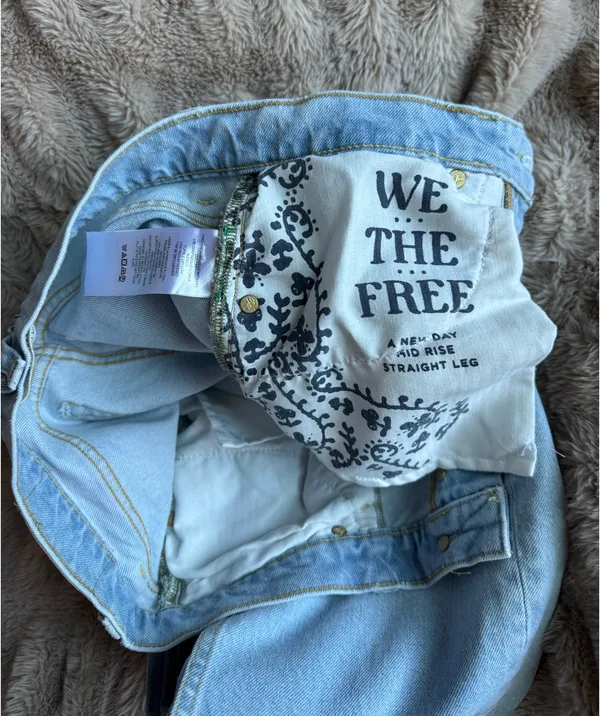 We The Free A New Day Mid Ride Straight Leg Jeans - Image 6