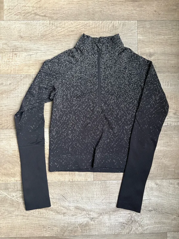Lululemon Rest Less Cropped 1/2 Zip Herringbone Fade Black / White Sz 4 - Image 4
