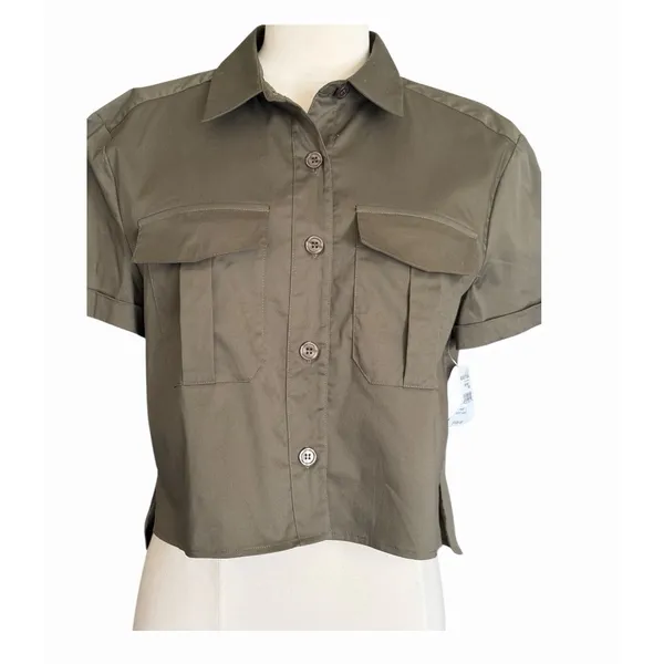 Good American The Cropped Shirt Sage Green Button Down Pocket Top NWT - Image 2