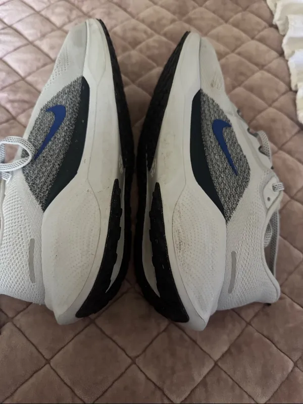 Nike Light Gray Running Sneakers with Blue Swoosh Pegasus 41 - Image 4