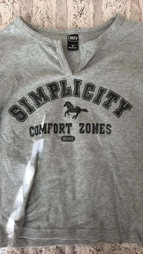 Graphic Tee Gray Size M - Image 2