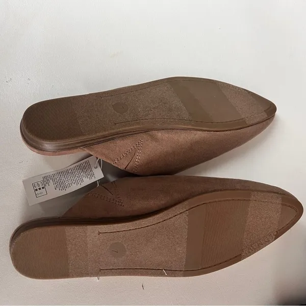 Old Navy Trendy Fall Style Low Heel Women's Faux Suede Taupe Mule Slide Sz 7 - Image 6