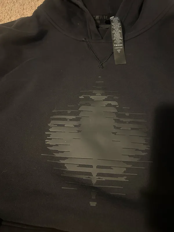 Lululemon Black Cropped Hoodie with Subtle maple leaf Center Logo - Image 2