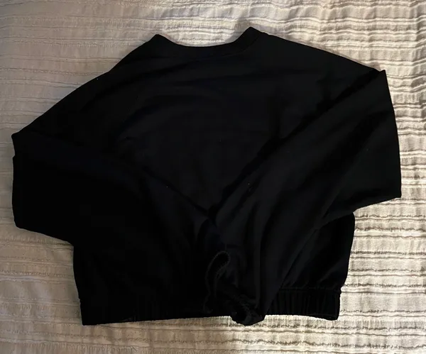 SO A Black Cropped Crewneck - Image 2