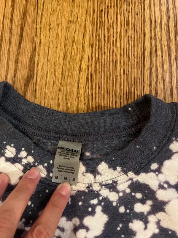 Gildan UNC Cropped Sweatshirt - Image 4