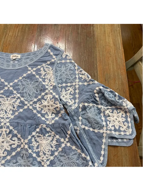 Kindred Boho Embroidered Eyelet Lace Bell Sleeve Top Blue Scalloped Hem Size M - Image 6