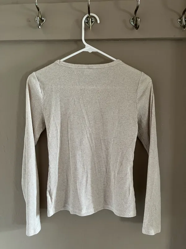 Old Navy Long Sleeve Top - Image 3