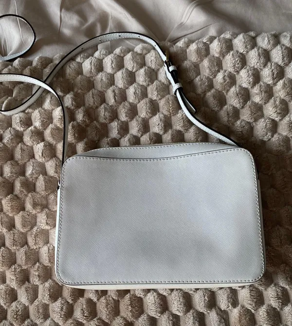 Michael Kors Crossbody - Image 4